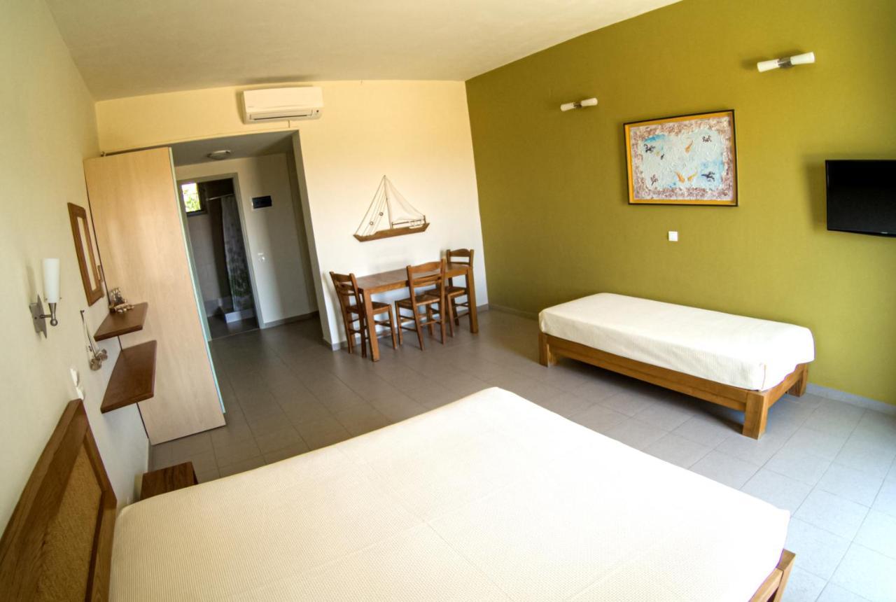 Domatia Me Thea Bed and Breakfast Ελαφόνησος Εξωτερικό φωτογραφία
